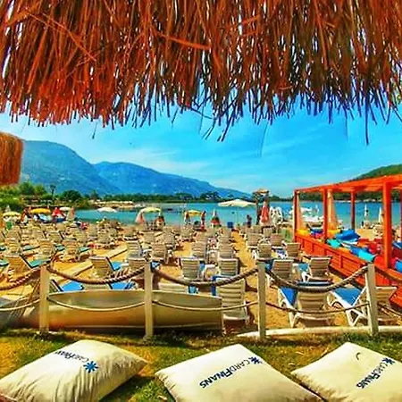 Golden Club & Caravan Holidays Kamp alanı