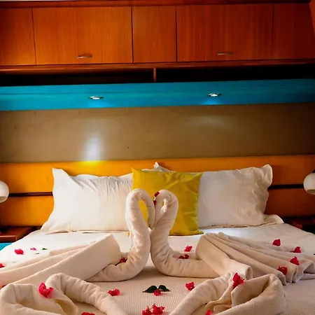Golden Club & Caravan Holidays 3*