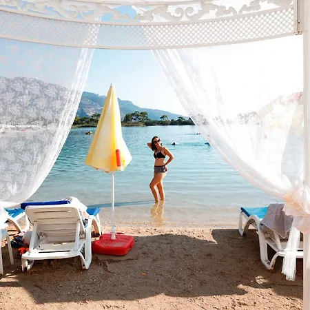 Golden Club & Caravan Holidays Campsite 3*