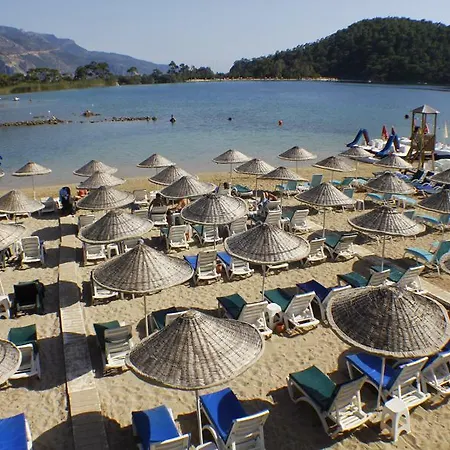 Golden Club & Caravan Holidays Campsite 3*